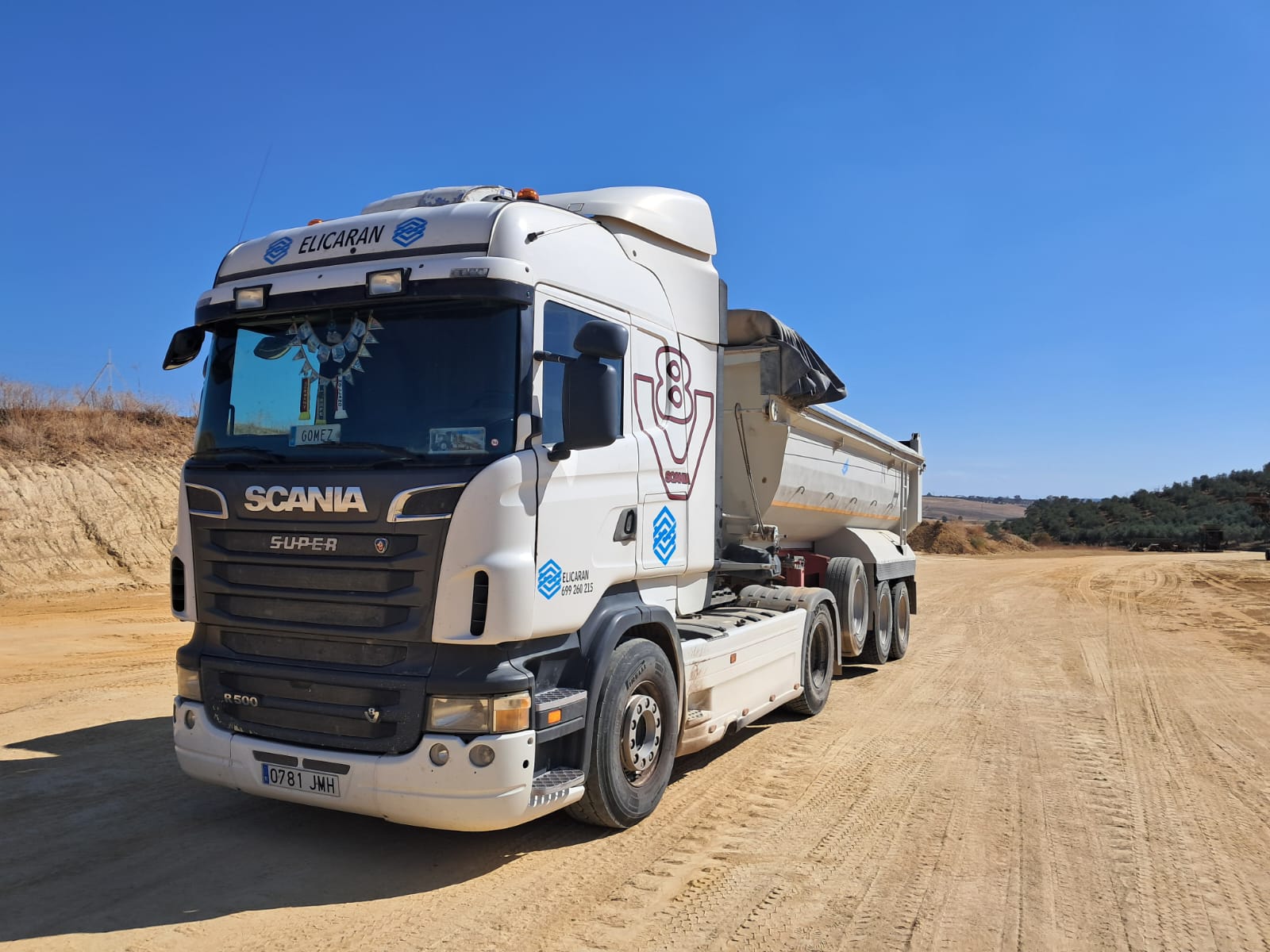 Camión Scania de Elicaran en obra